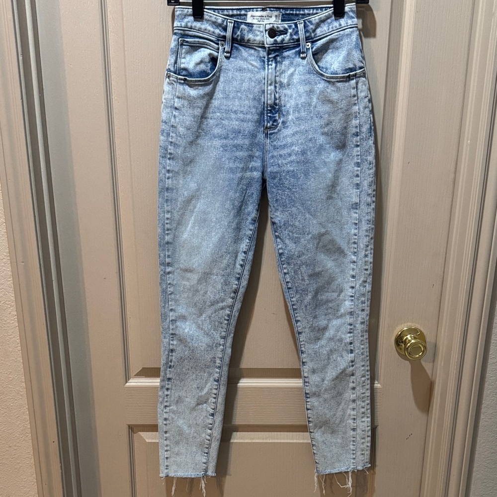 Abercrombie & Fitch Light Wash Jeans